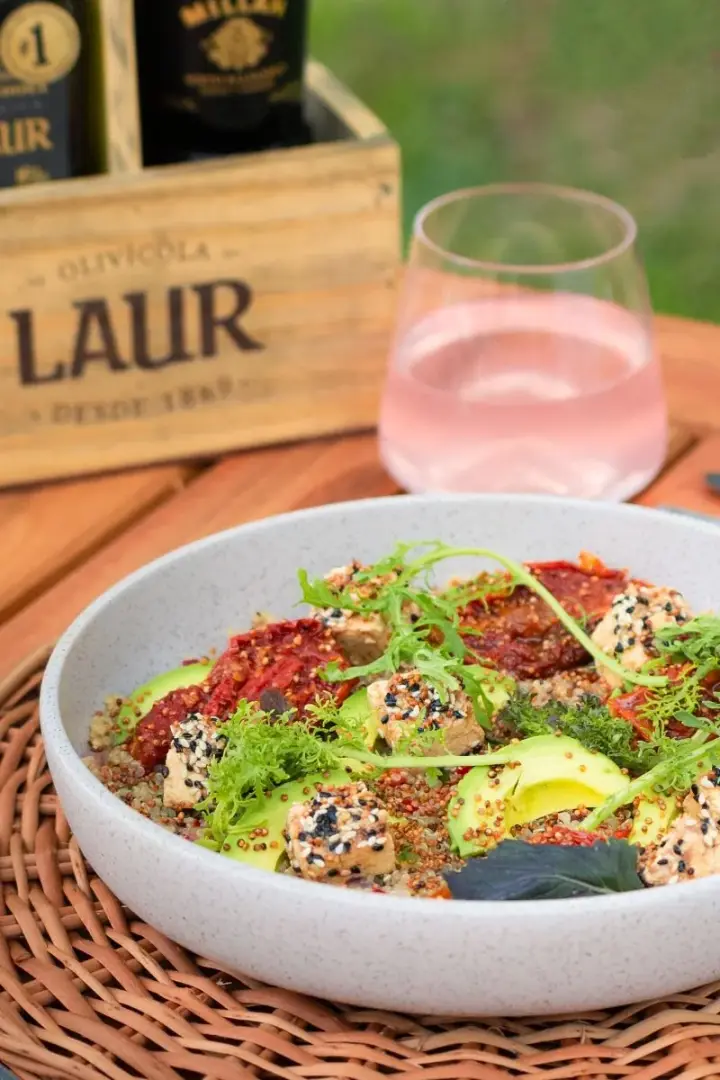 Presentation image of laur Almuerzo