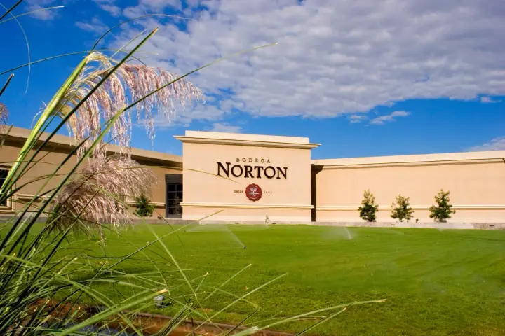 Imagen de presentación de Norton