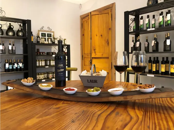 Presentation image of Olivicola Laur