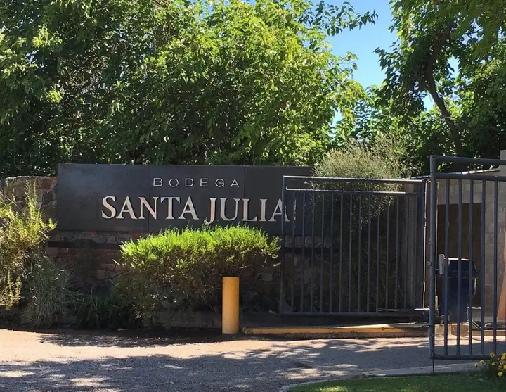Presentation image of Santa Julia