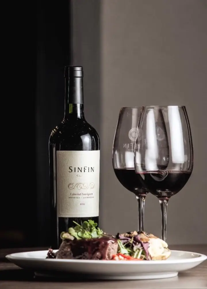 Presentation image of Sin Fin