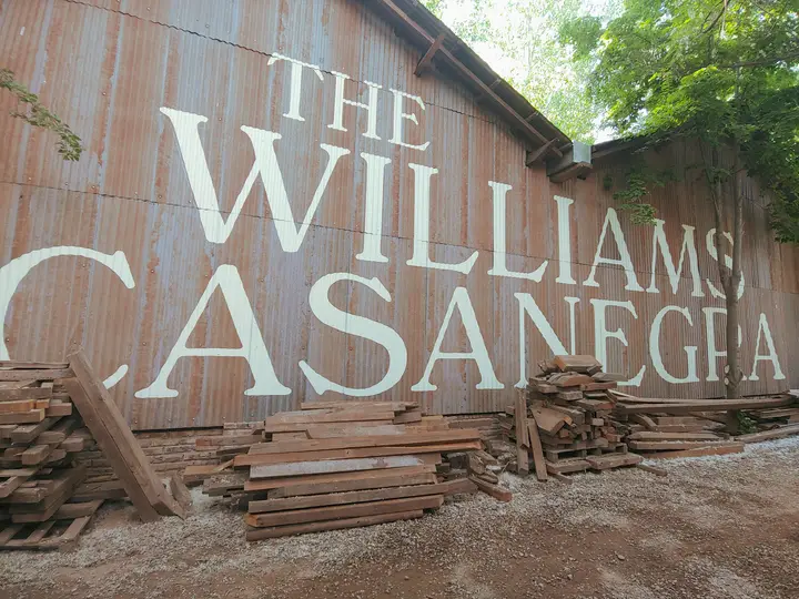 Presentation image of The Willimas Casanegra
